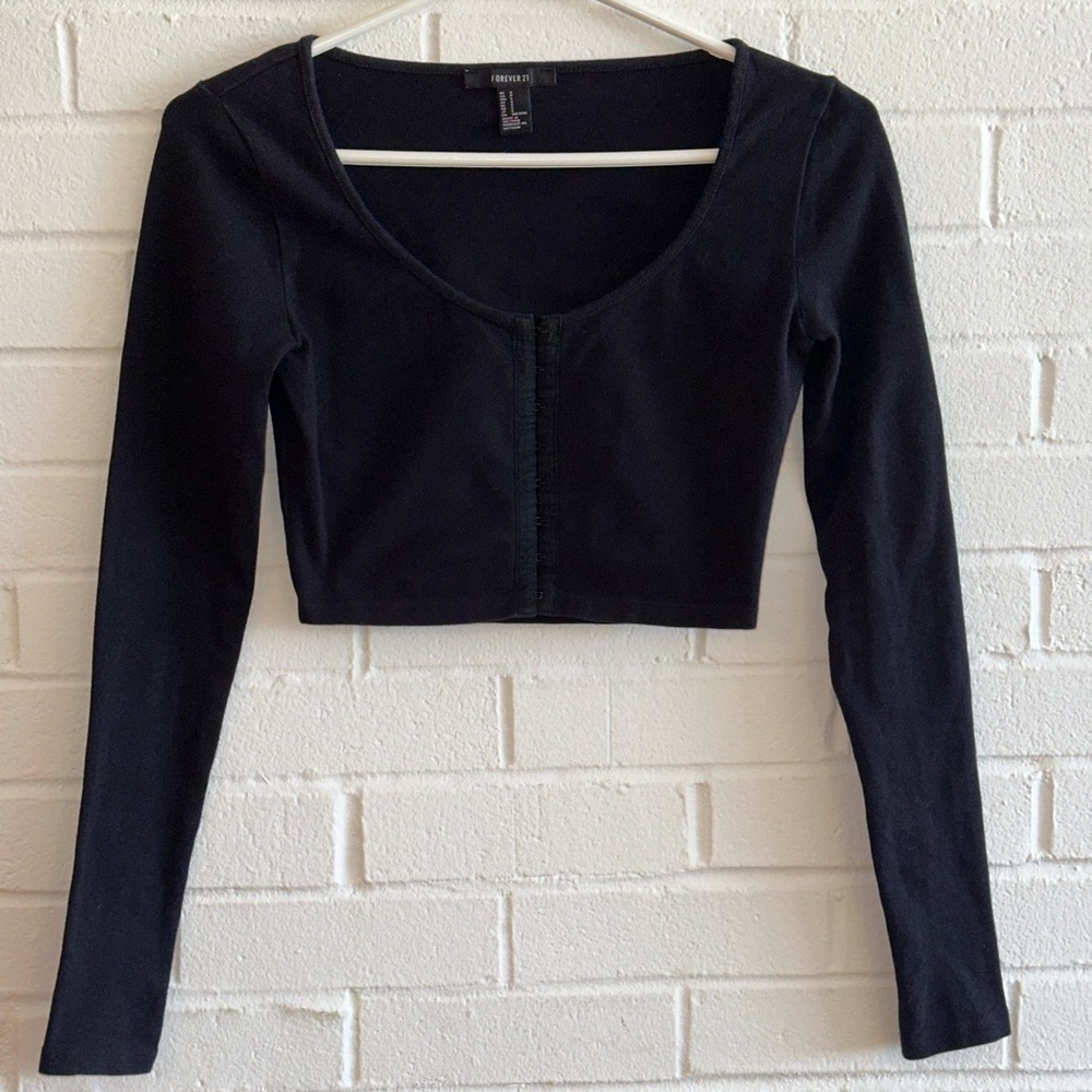 Black Long Sleeve Crop Top